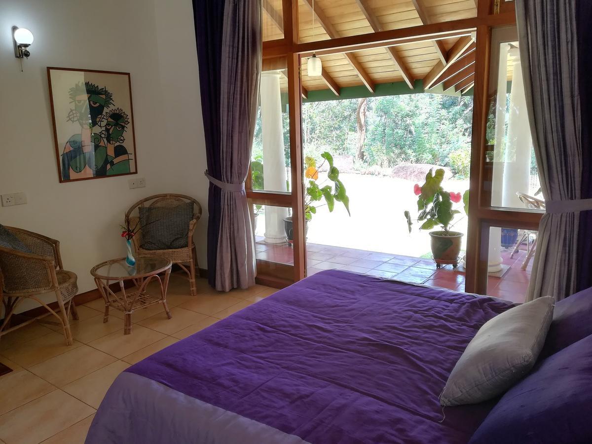 Jungle Tide Bed & Breakfast Канди Екстериор снимка
